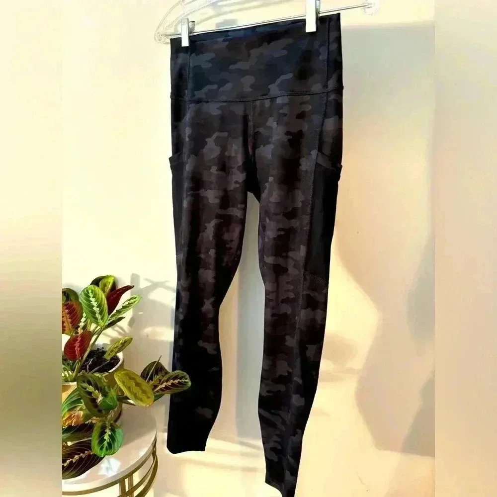*NWOT* FABLETICS ankle pant